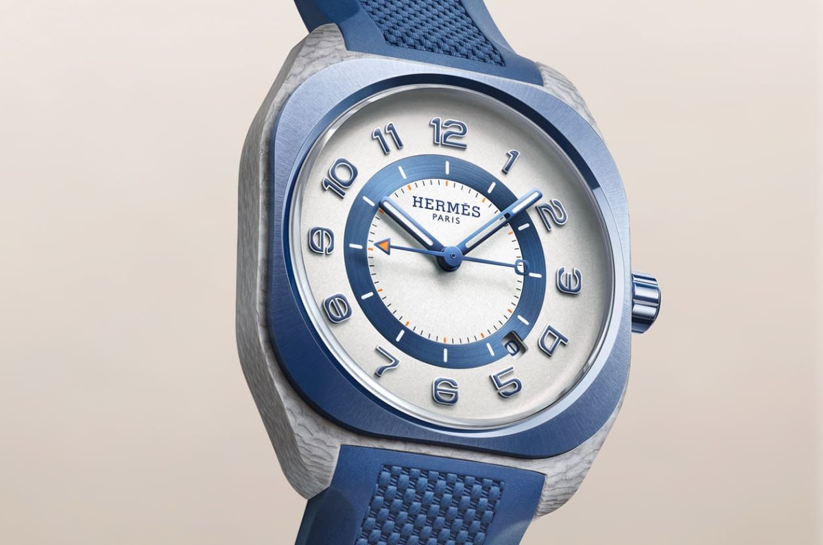 Hermès H08 in Chantilly White and Malta Blue: A Study in Light and Glass Fibre
