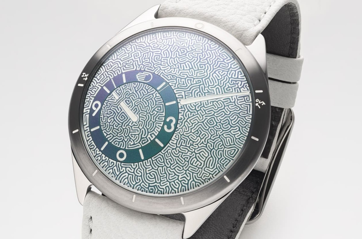 RESSENCE TYPE 9 × Jules Wittock: A Freehand Labyrinth on a Titanium Dial
